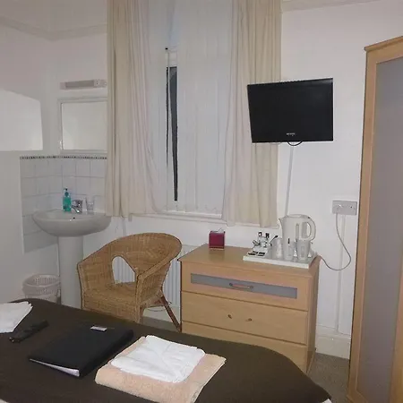 Oasis House בית הארחה פאלמות'
