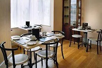Oasis House פאלמות'