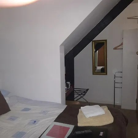 Oasis House בית הארחה פאלמות'