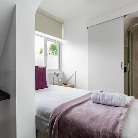 Oasis House 3* Falmouth