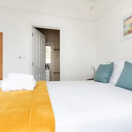 Oasis House 3* Falmouth